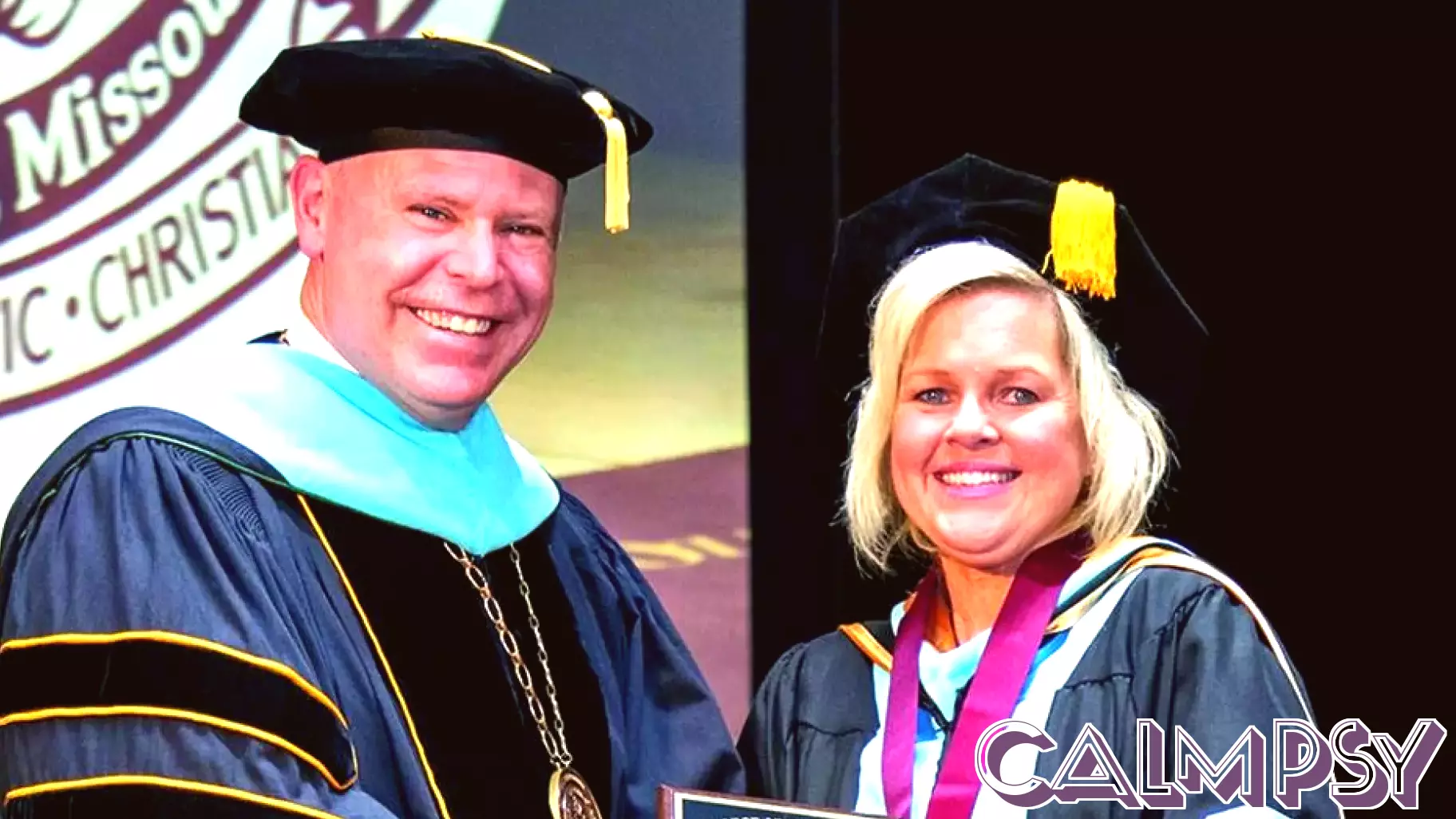 Psychology Professor Receives Prestigious Teaching Excellence Award