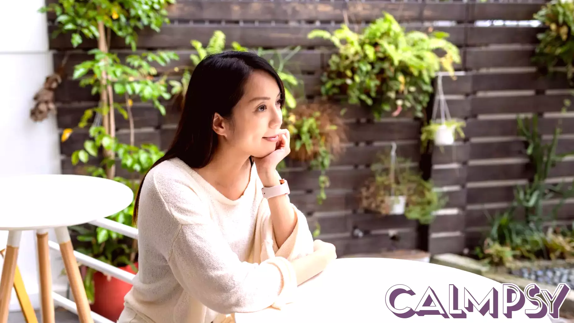 Psychology says people who seem quiet in conversations but remember every detail you mentioned three months later aren't just good listeners - they're displaying these 8 traits of genuinely high intelligence