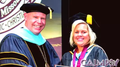 Psychology Professor Receives Prestigious Teaching Excellence Award