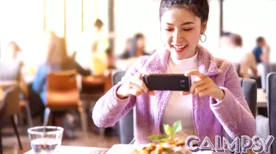 Psychology says people who document every life event on social media often struggle with these 7 validation patterns